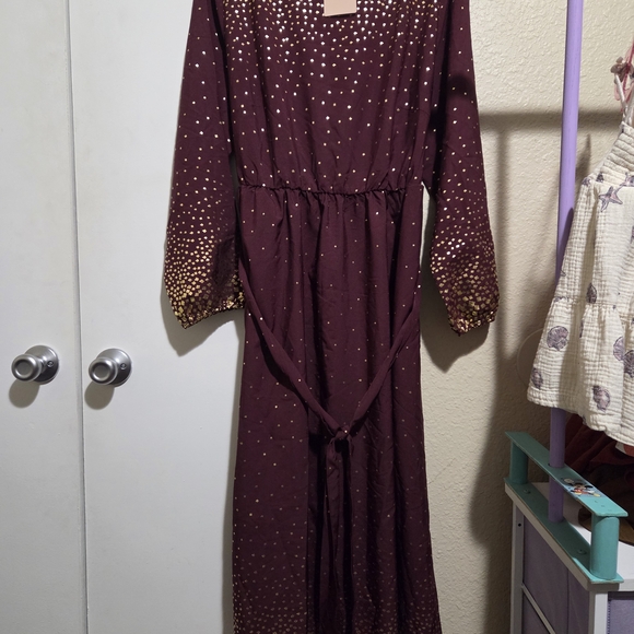 BloomChic Dresses & Skirts - BloomChic Burgundy Maxi Dress with Gold Square Accents